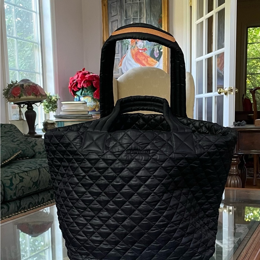 Brand new MZ WALLACE tote bag in quilted nylon and leather, Zip top clos…
